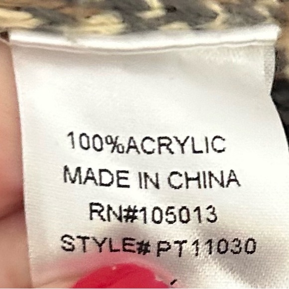 Savanna Jane Gray and Cream Patterned Button-Up Cardigan - Picture 5 of 5